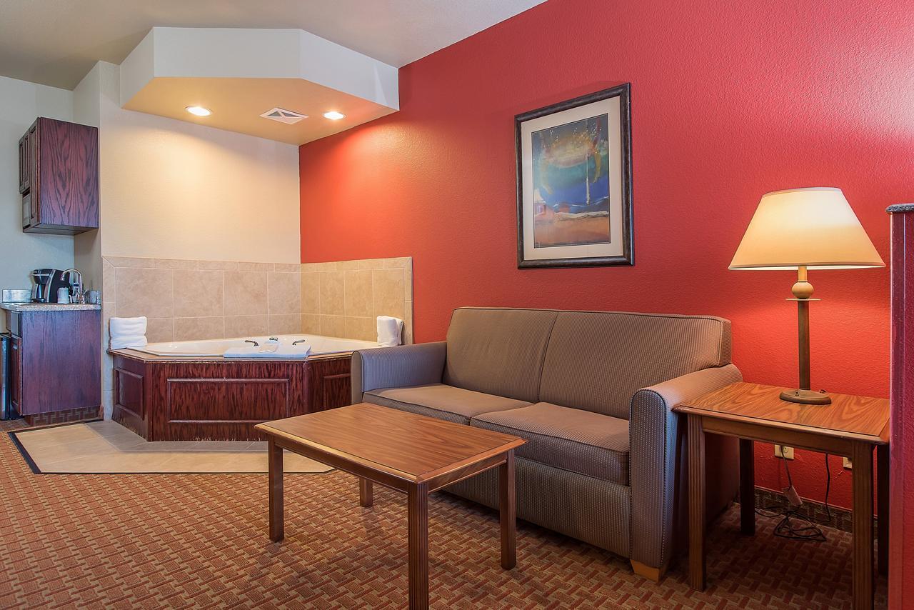 Baymont Inn & Suites By Wyndham Sturgis Exteriör bild